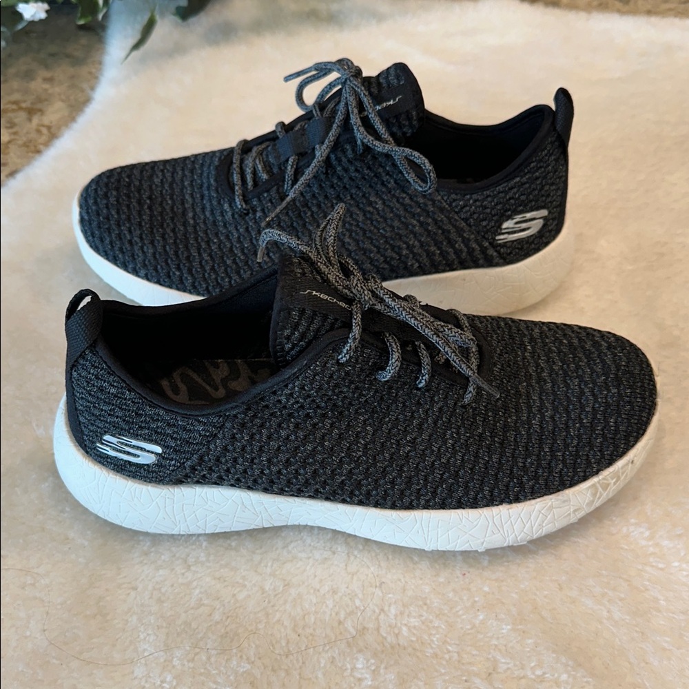 Skecher sneakers